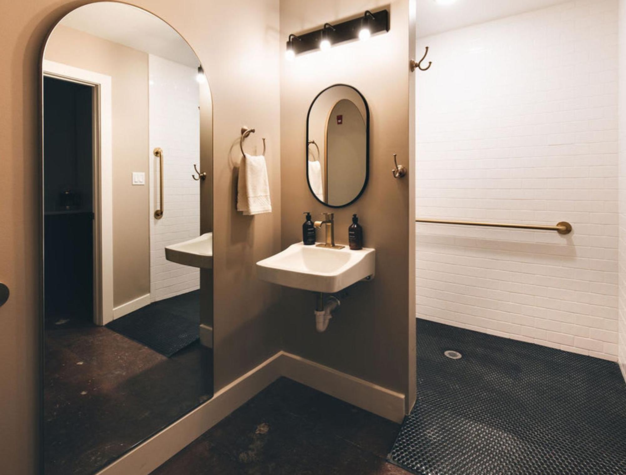 The Bellwether Hotel ルイスビル エクステリア 写真